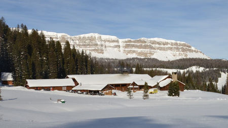 Brooks Lake Lodge & Spa is Wyoming's Exclusive Snowy Hideaway