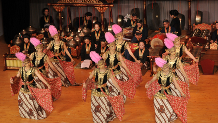 Royal Court Dances of Yogyakarta Open Louvre Abu Dhabi's First Season