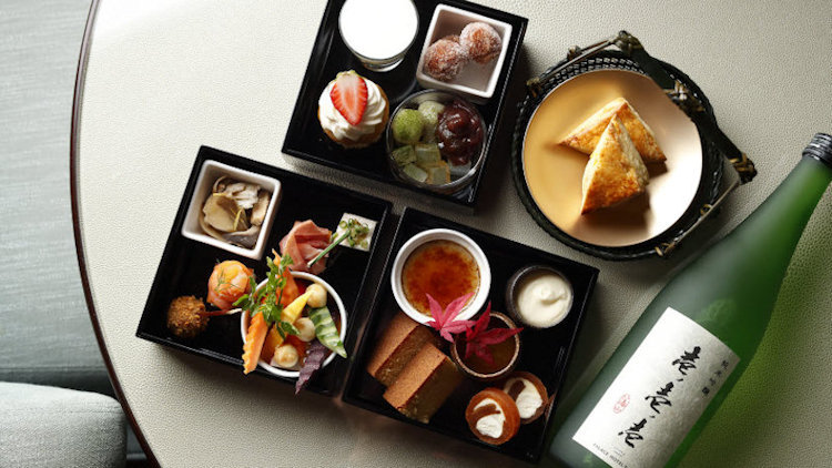 Palace Hotel Tokyo Toasts World Sake Day with Hakkaisan