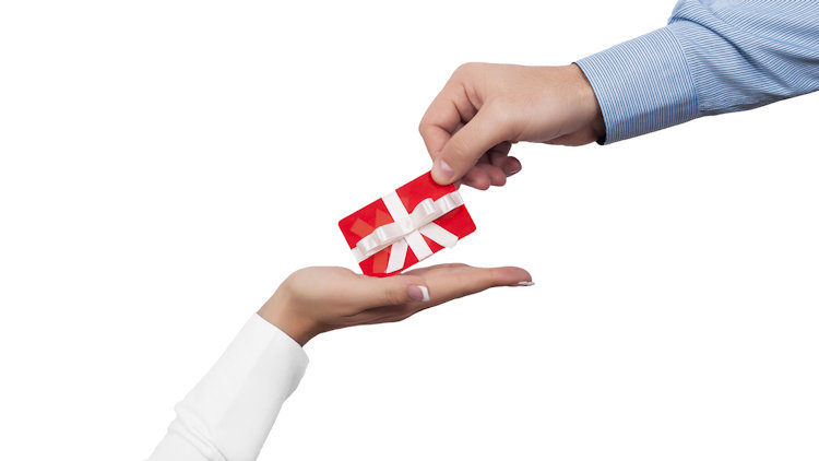 Great Reasons To Give A Visa Gift Card To A Loved One This Year