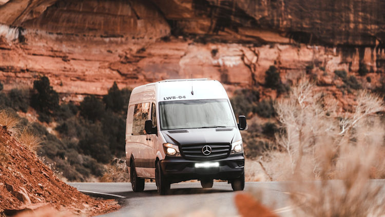 Top 8 Reasons to Rent a Luxury Van for Vacation