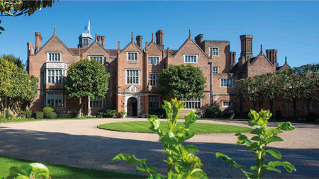 From Town to Country: Great Fosters Estate partners with St James’s Hotel & Club