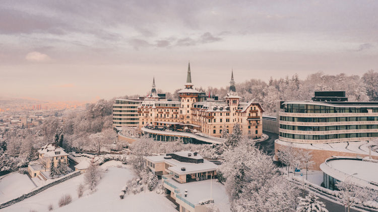 Top Wellness Retreats in the Swiss Alps this Winter