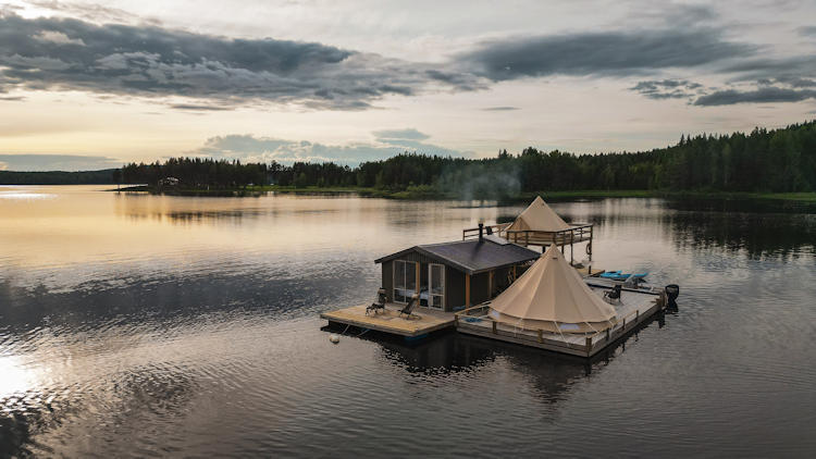 A Nature-filled Holiday with a Floating Lodge in Arctic Sweden