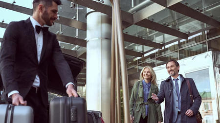 How to Plan a Memorable Summer Get-Together for Your Team During Business Travel