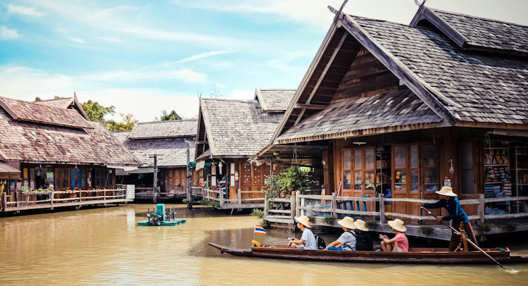 The Ultimate Packing Guide for Visiting Thailand in 2025