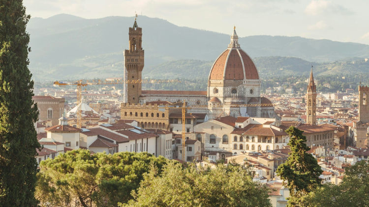 Top 3 Scenic Itineraries to Discover Tuscany: Forte dei Marmi, Florence & Siena
