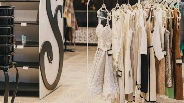 Shopping Women’s Dresses for Style, Comfort, and Everyday Wear