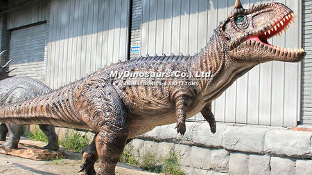 Creating Immersive Environments in Dinosaur Parks with Animatronics