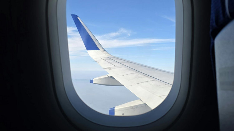 Wellness Essentials to Maintain Your Internal Clock While Crossing Time Zones