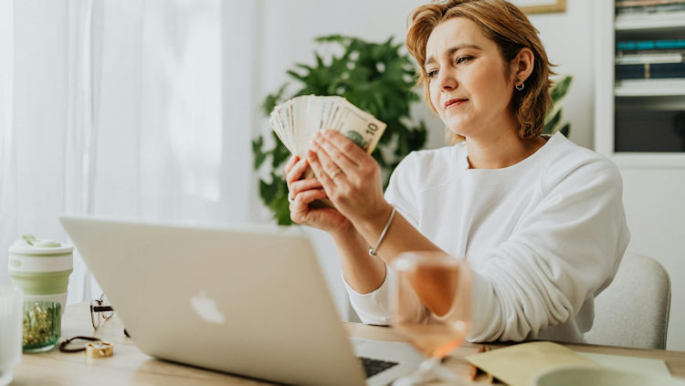 7 Smart Ways To Make Extra Money From Home