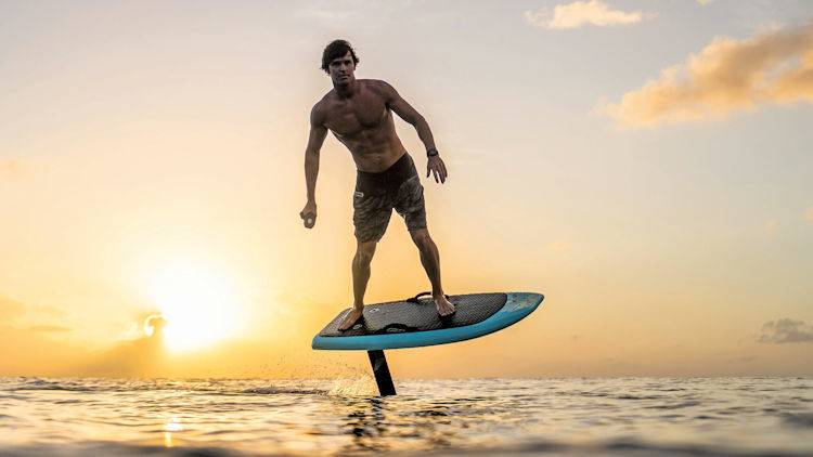 7 Reasons to Try eFoiling on Your Next Trip