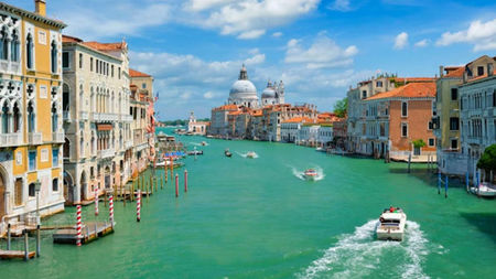 How to Combine Luxury and Authenticity in Venice, Italy