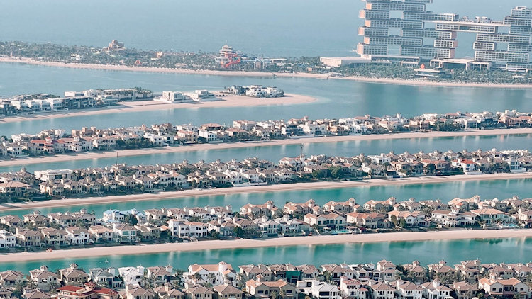 Garden Home or Signature Villa? A 2026 Buyer's Map of Palm Jumeirah's Fronds