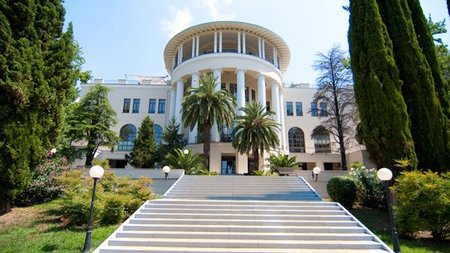 VIDEO: RODINA Grand Hotel & SPA in Sochi