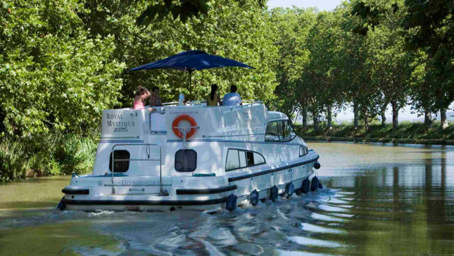 Last-Minute Specials on Self-Drive Boats in Europe