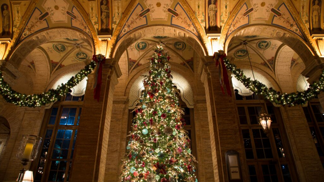 The Breakers Palm Beach Offers Up Show-Stopping Holiday Decor