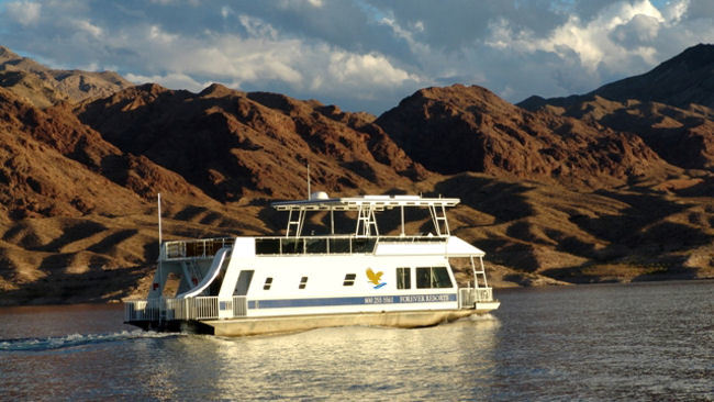 Forever Resorts Offers Culinary Houseboat Tour on Lake Mead