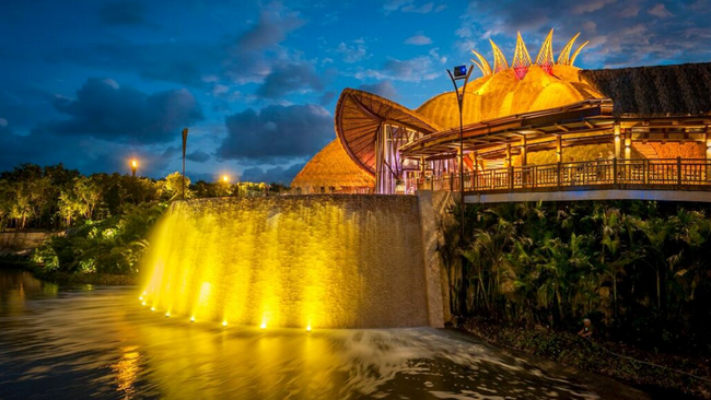 A Luxury Resort in Mexico With It's Own Cirque Du Soleil Theatre and Show