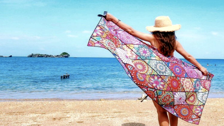 Tesalate - An innovative, sand-repellent beach towel