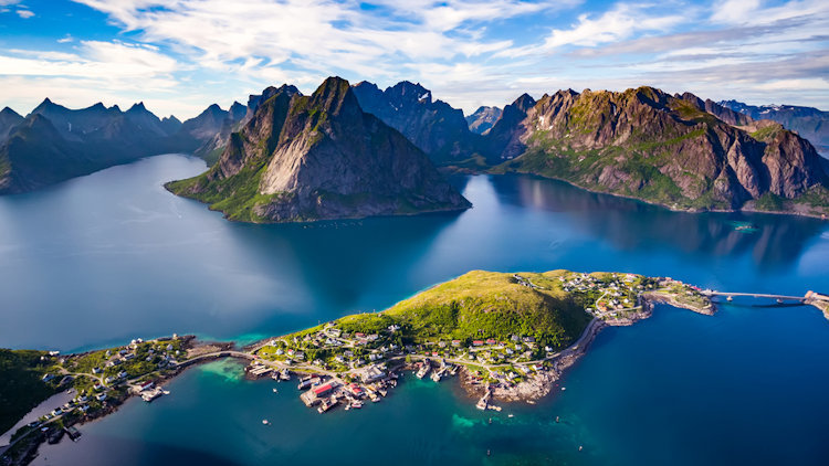 Norway Yacht Charter: Fjords for a Refreshing Summer Destination