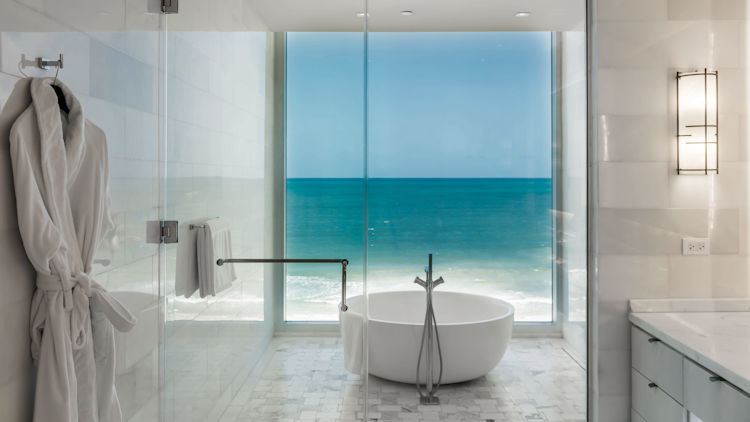 Striking Freestanding Bathtubs at Luxury Hotels Around the World