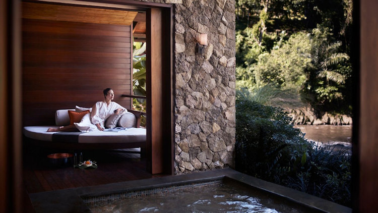 Exclusive Spa Treatments Designed for Female Travelers in Asia