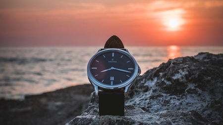 How to Choose a Watch for Travel and Adventure