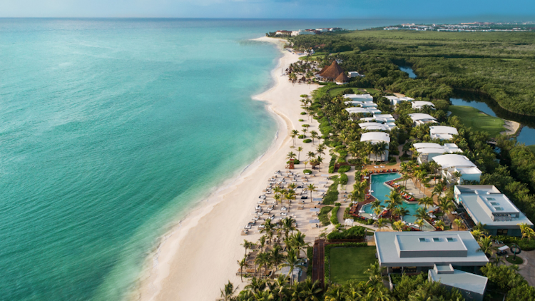 A Festive Experience Like No Other: Private Beachfront Villa, Yacht Excursion and more at Andaz Mayakoba