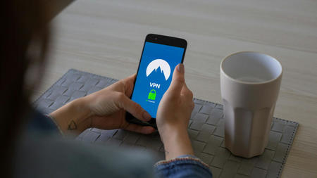 5 Reasons to Use VPN While Traveling