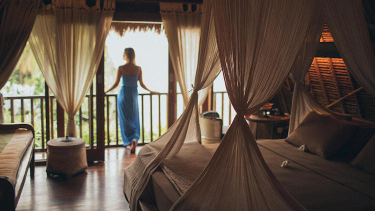 Silent Nights in Paradise: Why Springless Mattresses Dominate in Villas