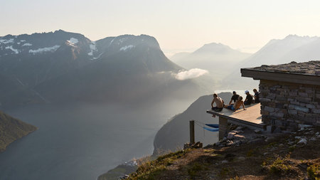 Between the Cabins: Up Norway Redefines Norway’s Hut-to-Hut Hiking for the Modern Explorer