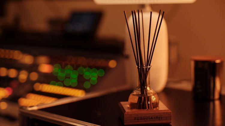 Waldorf Astoria New York Debuts Exclusive Scent from Fueguia 1833