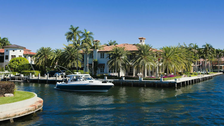 Palm Trees and Private Pools: Curating Your Fort Lauderdale Hideaway