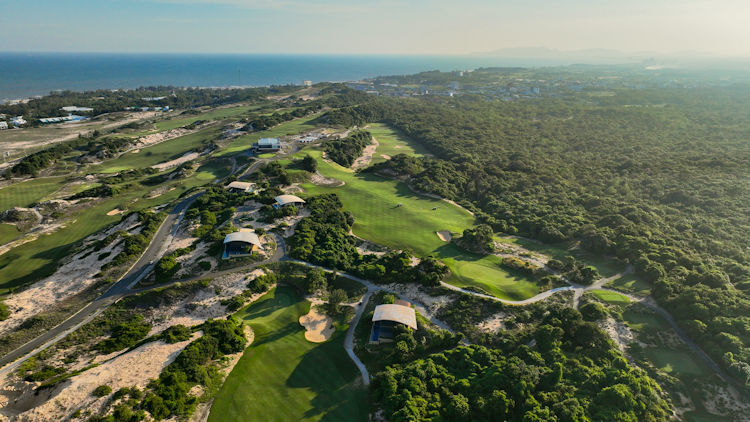 Swing into Style: A Closer Look at The Bluffs Grand Ho Tram’s Iconic Golf Escape