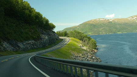 Top Essentials for a Luxury Road Trip