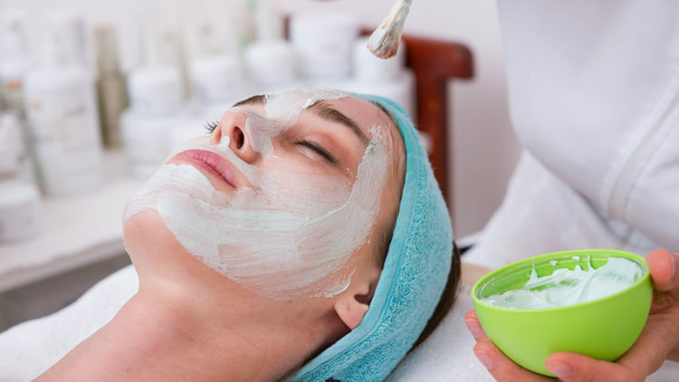 Simple Habits to Keep Your Face Looking Fresh