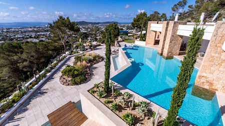 How to Experience a Luxury Travel Vacation with Haute Retreats