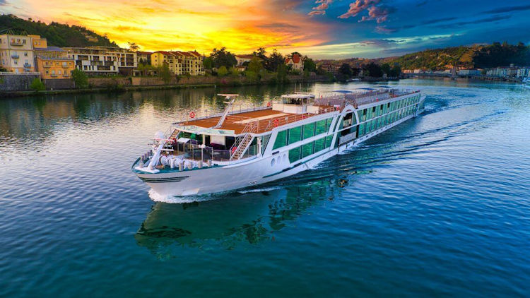 Luxury Kosher Cruises: Faith-Friendly Voyages on the World’s Most Spectacular Rivers