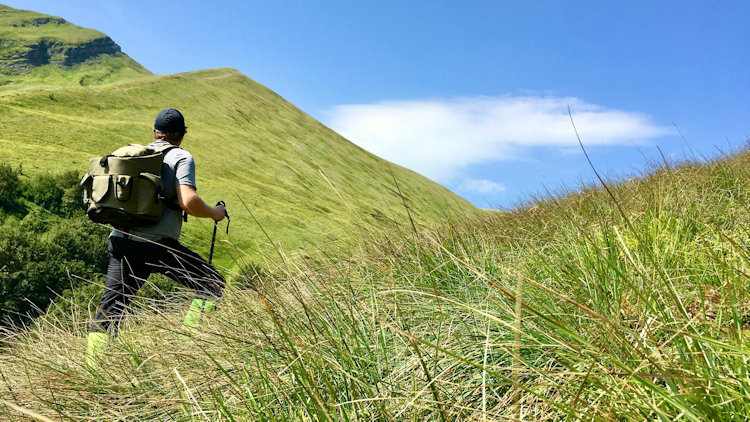 Best Clothes for Men to Wear on a Hike