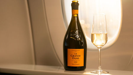 New in First Class: Lufthansa serves La Grande Dame by Veuve Clicquot