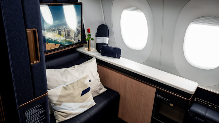 Lufthansa Allegris First Class Suite Wins the 2026 Red Dot Award