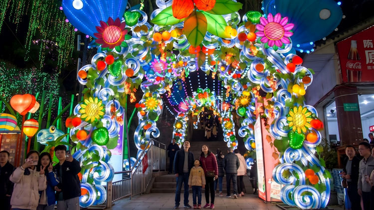 Why Seasonal Luxury Light Festivals Are Becoming a Smarter Business Model for Parks and Outdoor Venues