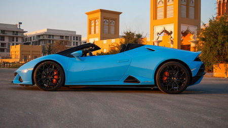 The Luxury Traveler's Guide to Experiencing the UAE Behind the Wheel