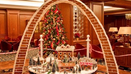8-foot-tall Gingerbread Arch at The Ritz-Carlton, St. Louis