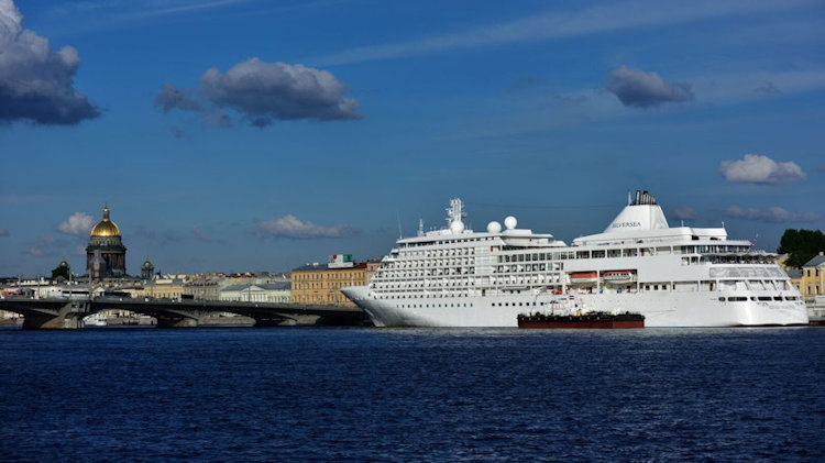 Silversea Guests Embark on the First-Ever 7 Continent World Cruise