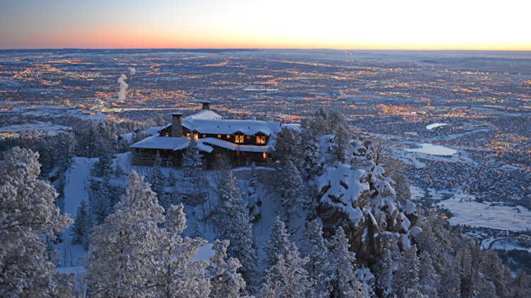 Book a Luxurious Private Experience for the Holidays in the Rocky Mountains 