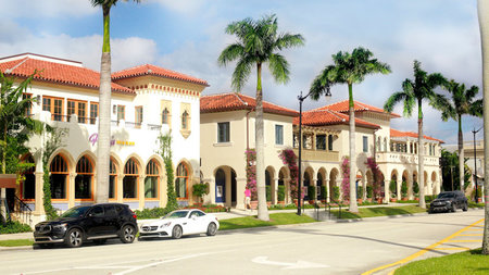 Via Flagler by The Breakers: Boutiques, Restaurants and Galleries in Palm Beach