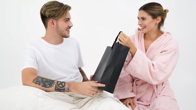 6 Awesome Customizable Gifts Your Boyfriend Will Love