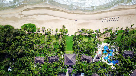 Breathtaking Destinations to Immerse Yourself in Nature 